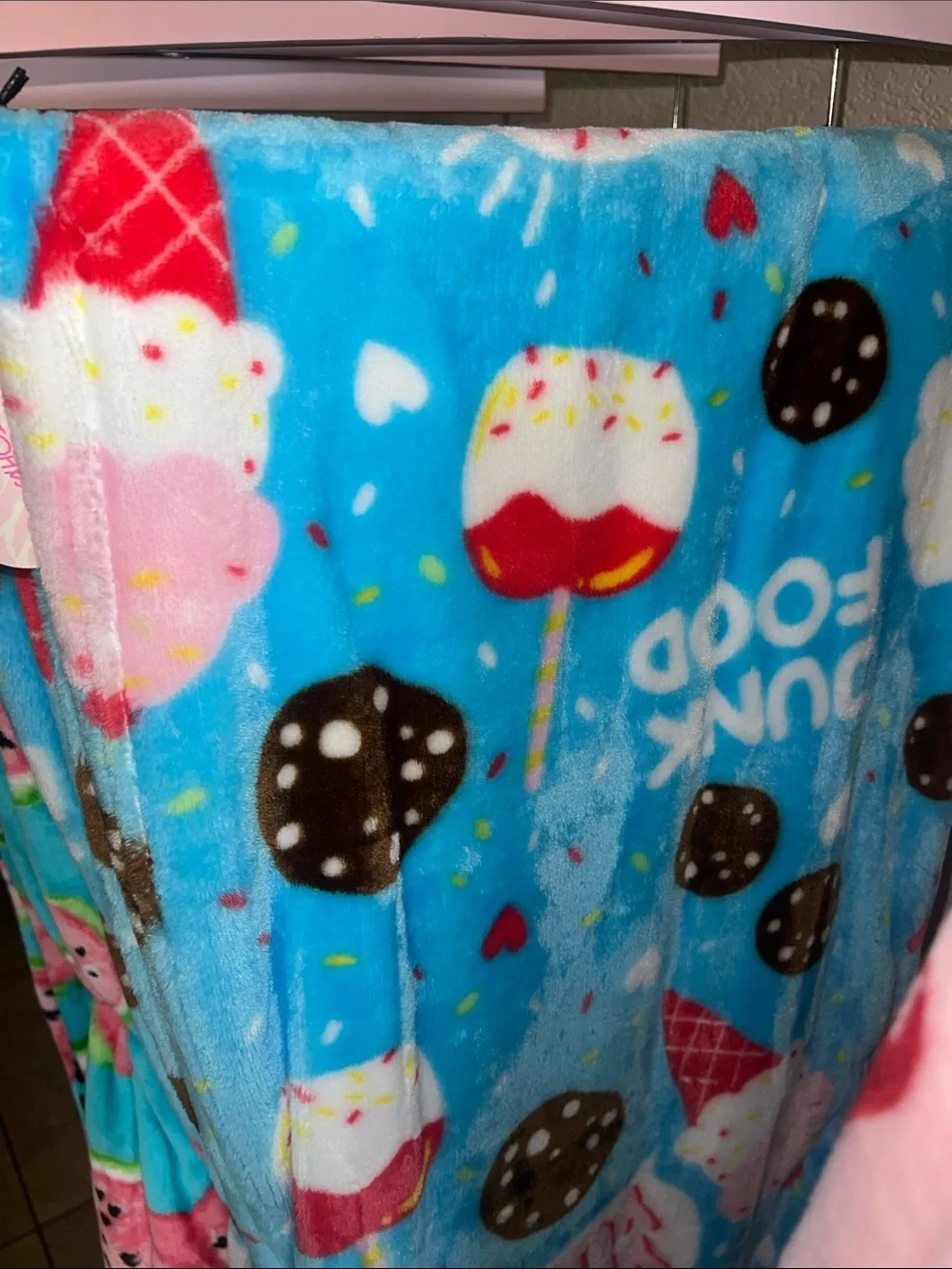 🩷Juicy Couture and Betsy Johnson blankets